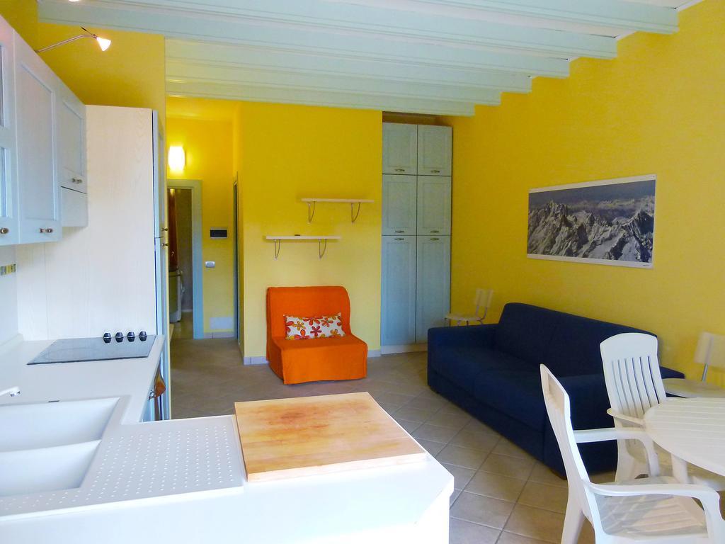 Apartment Hermitage-5 By Interhome Porto Valtravaglia Szoba fotó