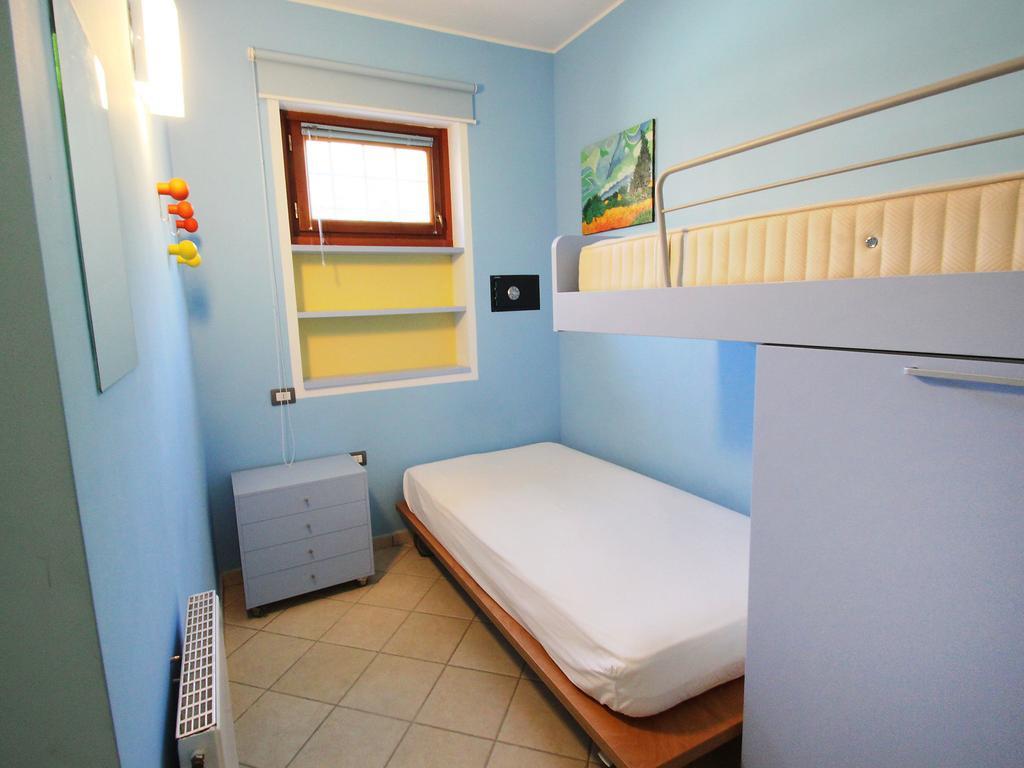 Apartment Hermitage-5 By Interhome Porto Valtravaglia Szoba fotó